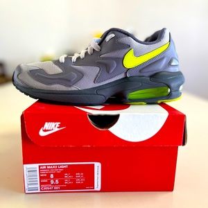 Nike Air Max2 Light running shoes. Nike Air Max mens size 8. Grey Gunsmoke /Volt